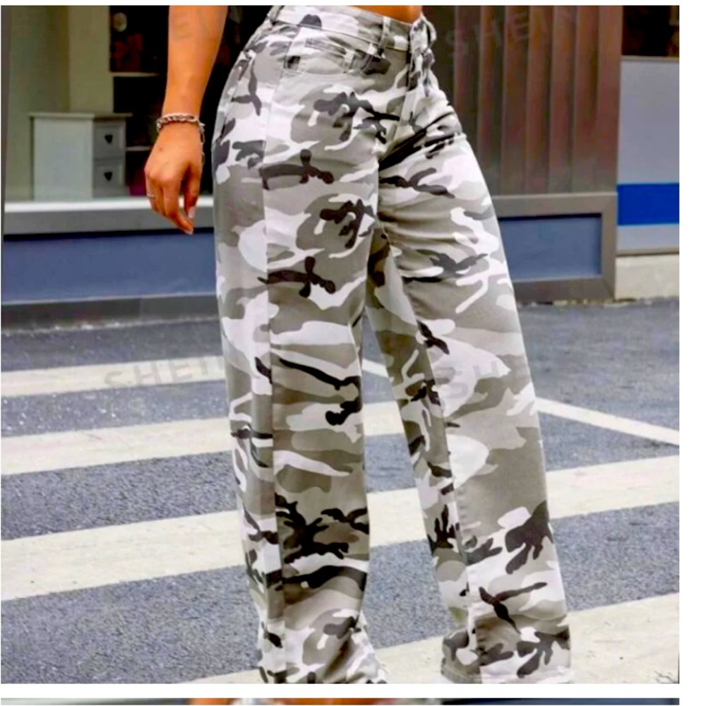 Super hot camo pants